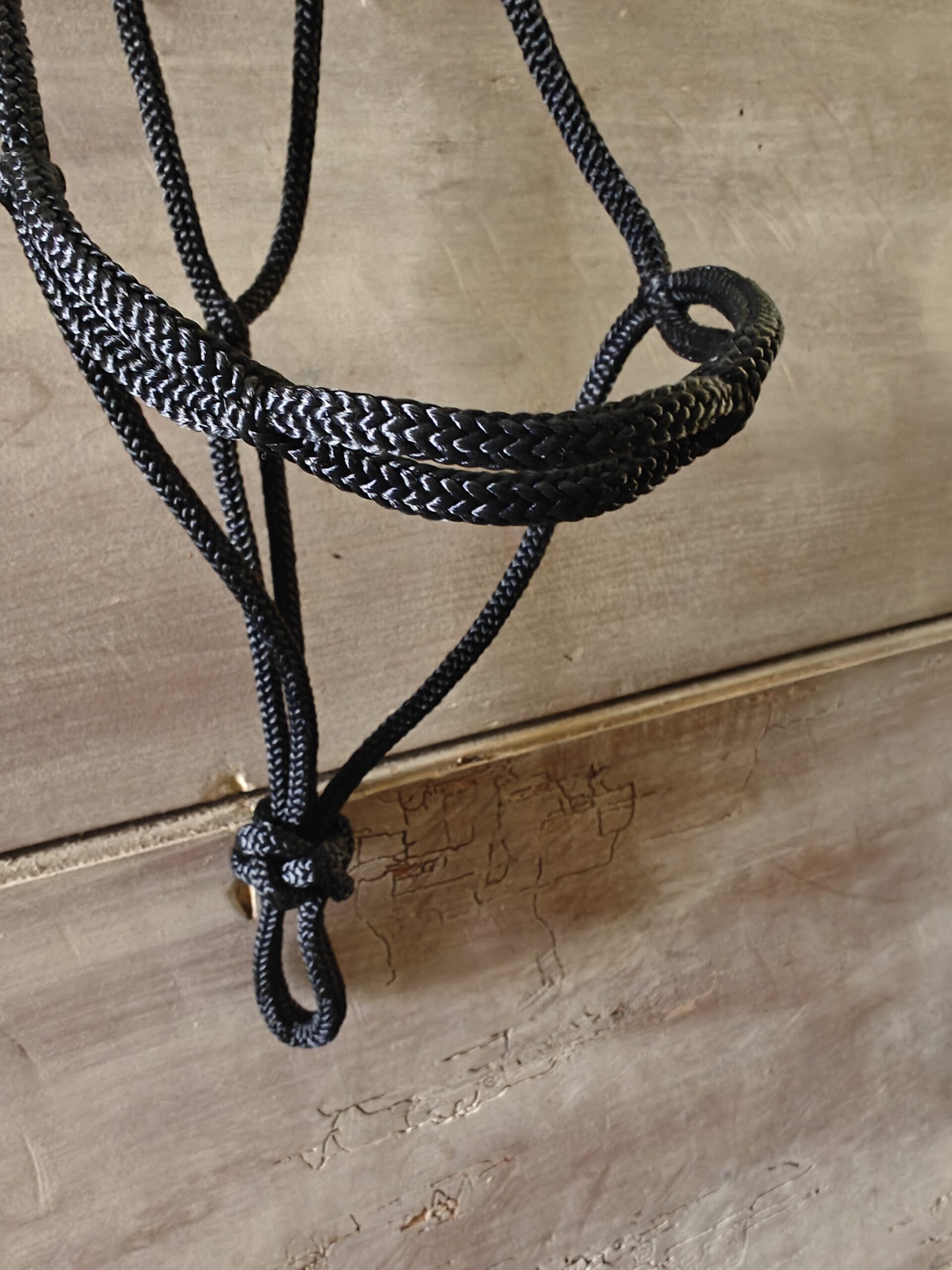 used knotless rope halter in great condition, warmblood, black